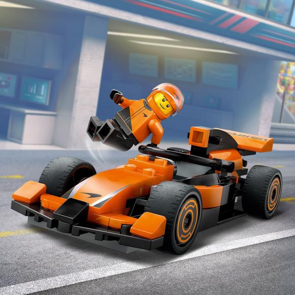 LEGO City 60442 F1®-kører med McLaren-racerbil