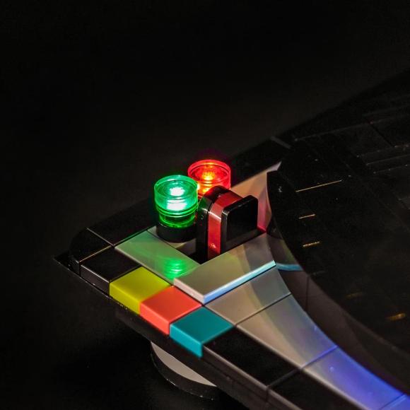 BrickBling lyssæt til: TEMA 40699 Retro plade-spiller