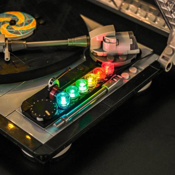 BrickBling lyssæt til: TEMA 40699 Retro plade-spiller