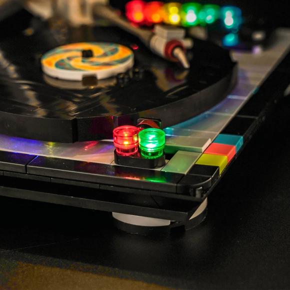 BrickBling lyssæt til: TEMA 40699 Retro plade-spiller