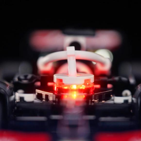 BrickBling lyssæt til: Speed Champions 77250 MoneyGram Haas F1® Team VF-24-racerbil