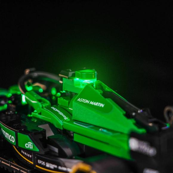 BrickBling lyssæt til: Speed Champions 77245 Aston Martin Aramco F1® AMR24-racerbil