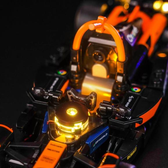 BrickBling lyssæt til: Speed Champions 77251 McLaren F1® Team MCL38-racerbil