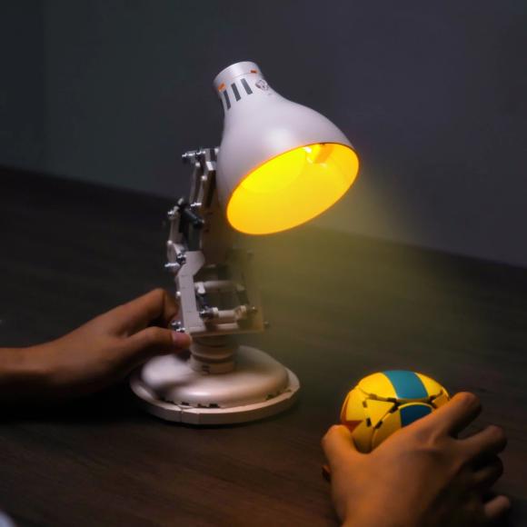 BrickBling lyssæt til: Ideas 21357 Disney Pixar Luxo Jr.