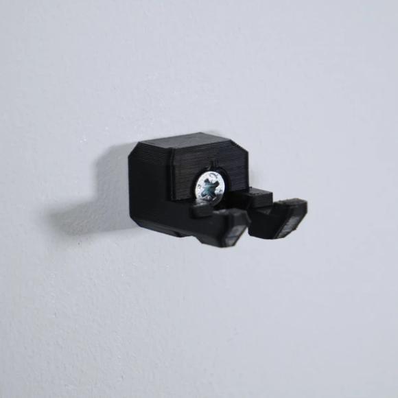 Ophæng nummer 2 for at montere lego technic 42207 ferrari fladt på væg