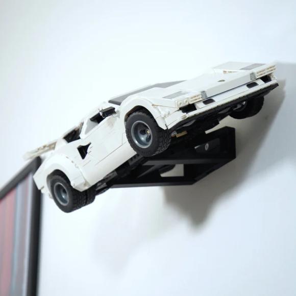 LEGO Icons 10337 Lamborghini Countach 5000 Quattrovalvole set fra bunden