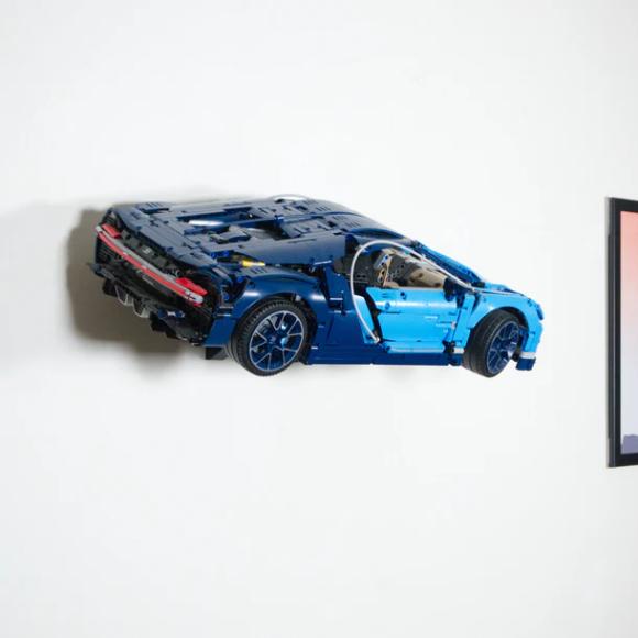 LEGO Technic 42083 Bugatti Chiron vandret bagende set fra venstre