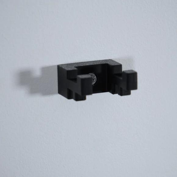 Ophængt brugt til at hænge LEGO Technic 42206 Oracle Red Bull RB20 F1 lodret på væg