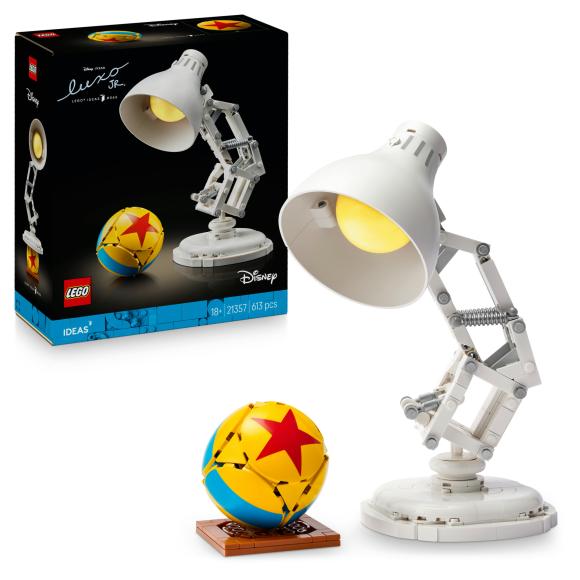 LEGO Ideas 21357 Disney Pixar Luxo Jr. med bygget lego sæt set forfra
