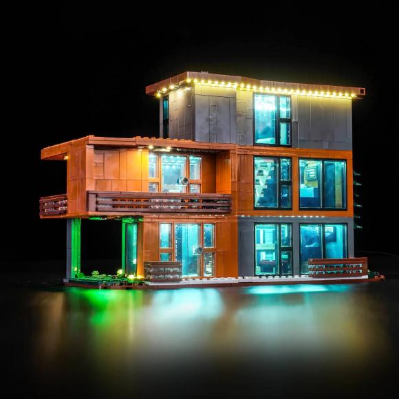 Oplyst LEGO Ideas 21354 Twilight Cullen Familiens hus med BrickBling set bagfra