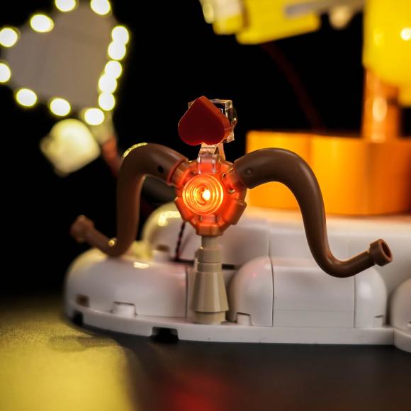 Oplyst LEGO 40824 Kærligheds-piphans med BrickBling bunden af fuglen 