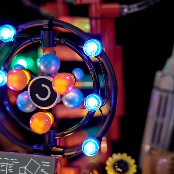 Oplyst LEGO Ideas 21355 Naturvidenskabens udvikling med BrickBling detaljer 