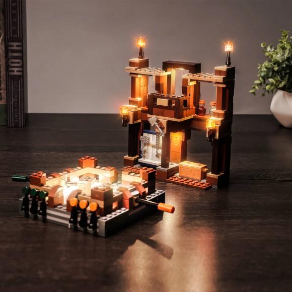 BrickBling lyssæt til: Minecraft 21272 Skovpalæets kampring