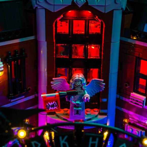 BrickBling lyssæt til: Batman 76300 Arkham Asylum™