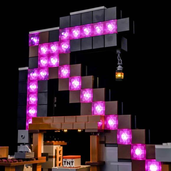BrickBling lyssæt til: Minecraft 21277 Hakke-minen