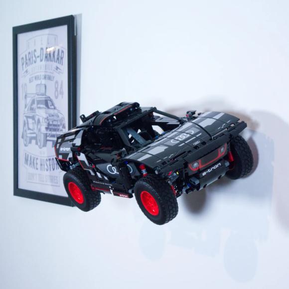 Vægophæng Technic 42160 Audi RS Q E-Tron (sort) vandret