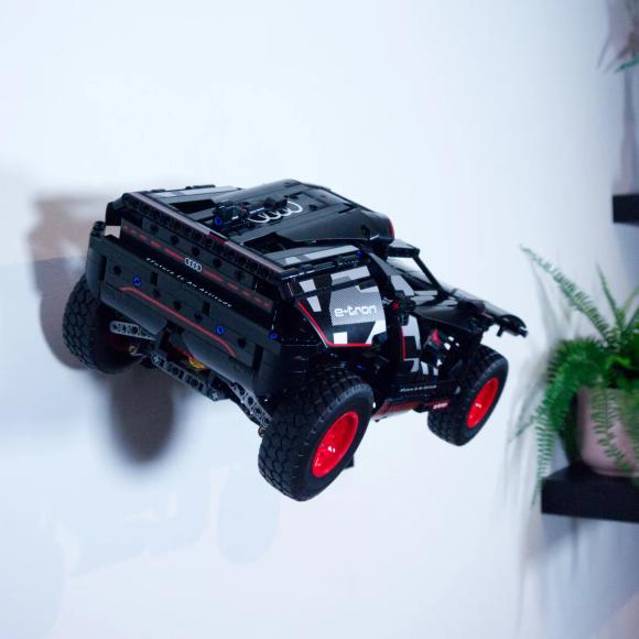 Vægophæng Technic 42160 Audi RS Q E-Tron (sort) vandret