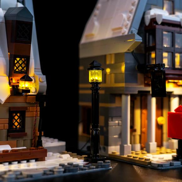 BrickBling lyssæt til: Harry Potter™ 76457 Hogsmeade™-landsbyen – samlerudgave