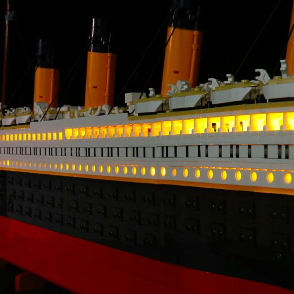 BrickBling lyssæt til: 10294 LEGO® Titanic