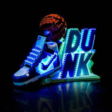 BrickBling lyssæt til: Icons 43008 Nike Dunk x LEGO® Set