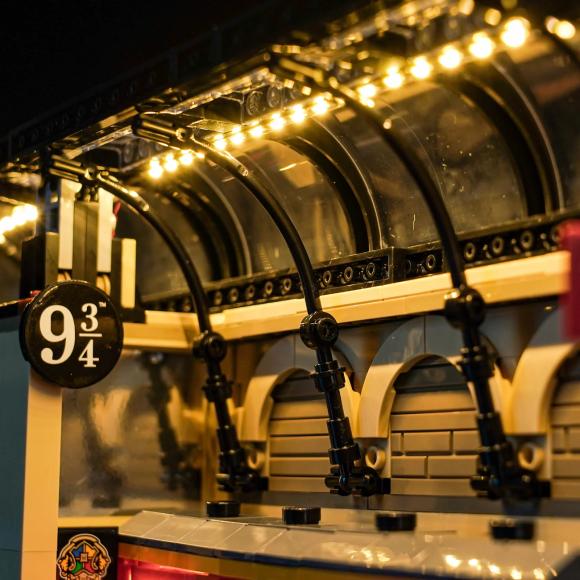 BrickBling lyssæt til: Harry Potter™ 76450 Bogniche: Hogwarts™-ekspressen