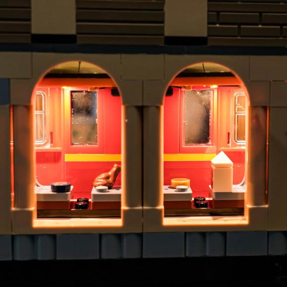 BrickBling lyssæt til: Harry Potter™ 76450 Bogniche: Hogwarts™-ekspressen