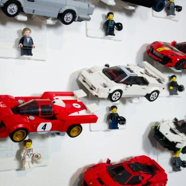 Universalt vægophæng til LEGO Speed Champions vandret (hvid)