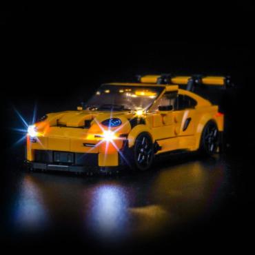 LEGO Speed Champions 77239 Porsche 911 GT3 RS oplyst med BrickBling set forfra højre side