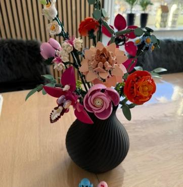 Blomstervase til lego (sort)